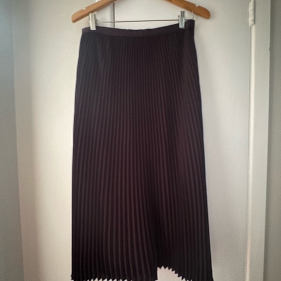 Babaton Jude Skirt (Size: Large) - Picture 2 of 4